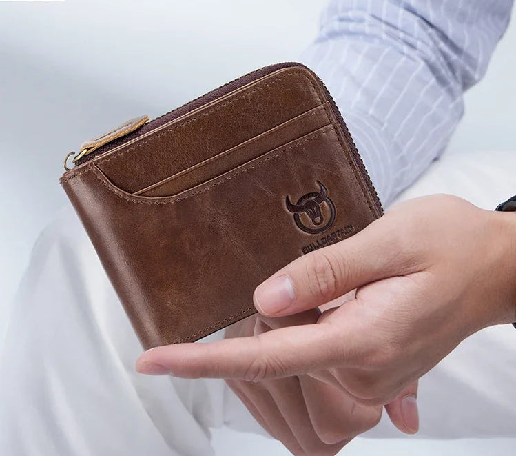 Carteira Masculina em Couro Bullcaptain Modelo Orion Marrom Mostrando